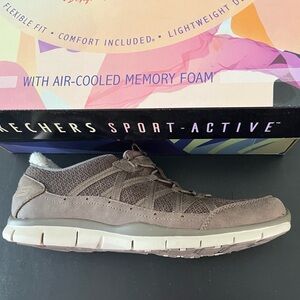 Skechers slip on, Neutral color